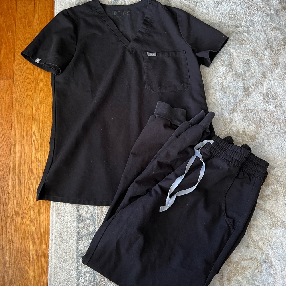 Figs scrubs black